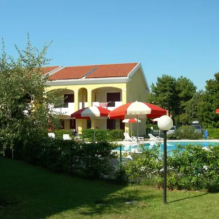 Recently Built With Shared Pool-bibione Apartment *